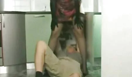 을 먹는 포르노 체코 여자