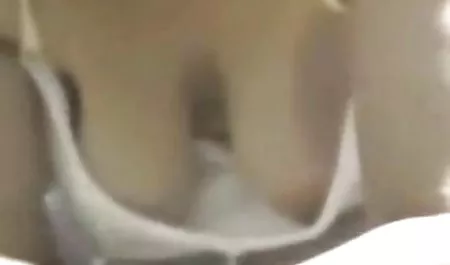 버튼의 포르노 체코 마사지 살롱 어머니와 아들 하나입니다!