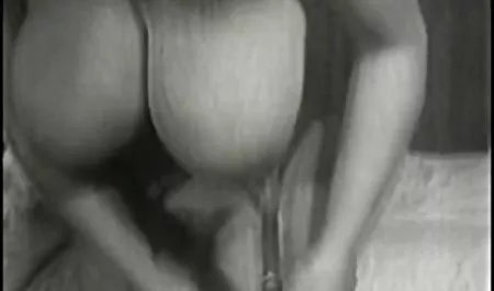 열심히 일,베이브,레즈비언 친구,진동기,목요일 gjhyj xticrjt